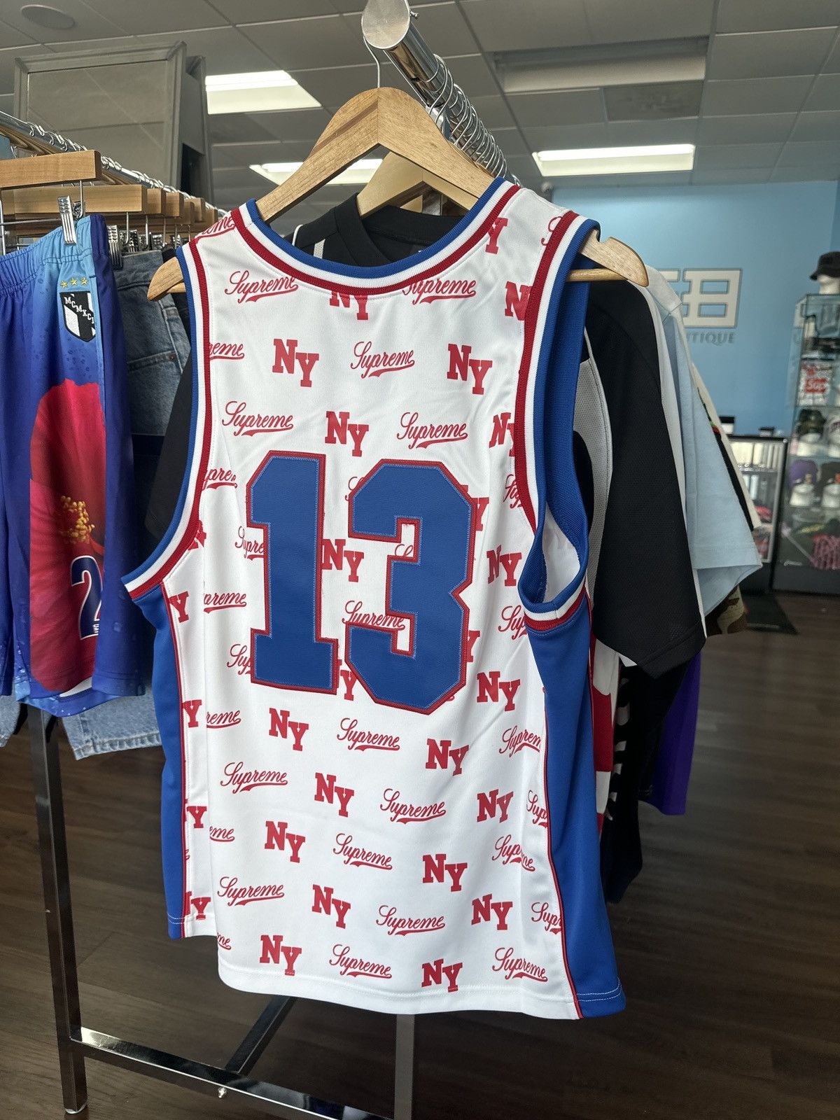 Supreme Supreme Mitchell & Ness Monogram Basketball Jersey White Size US M / EU 48-50 / 2 - 3 Thumbnail
