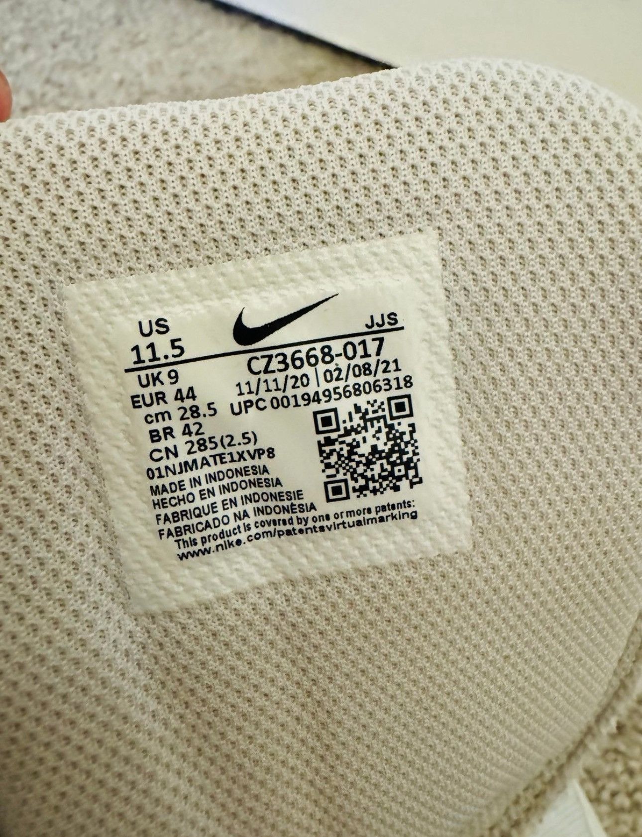 Nike Nike Legend Essential 2 Womens Running Training Shoe Sz 11.5 Size US 11.5 / IT 41.5 - 9 Thumbnail