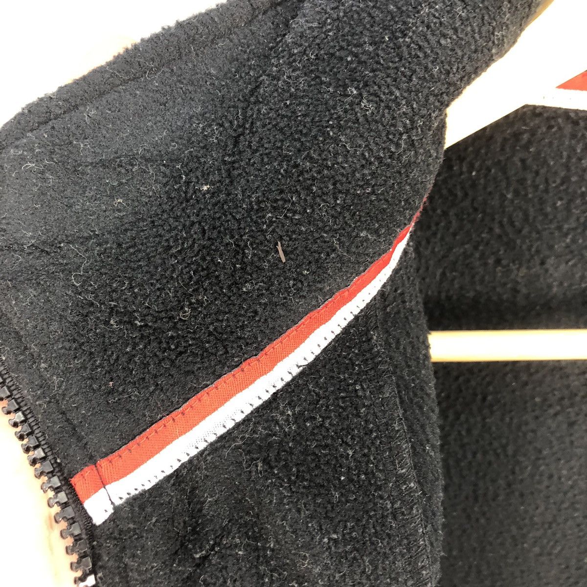 Tommy Hilfiger Vintage 90’s Tommy Jeans Fleece Sleeveless Jacket Size US S / EU 44-46 / 1 - 8 Thumbnail