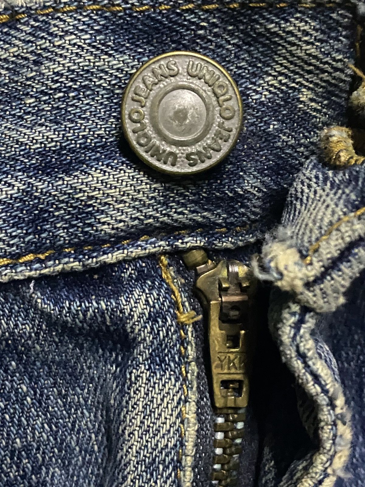Uniqlo Vintage Japanese Brand Uniqlo Mud Wash Distressed Loose Jean Size US 30 / EU 46 - 9 Thumbnail