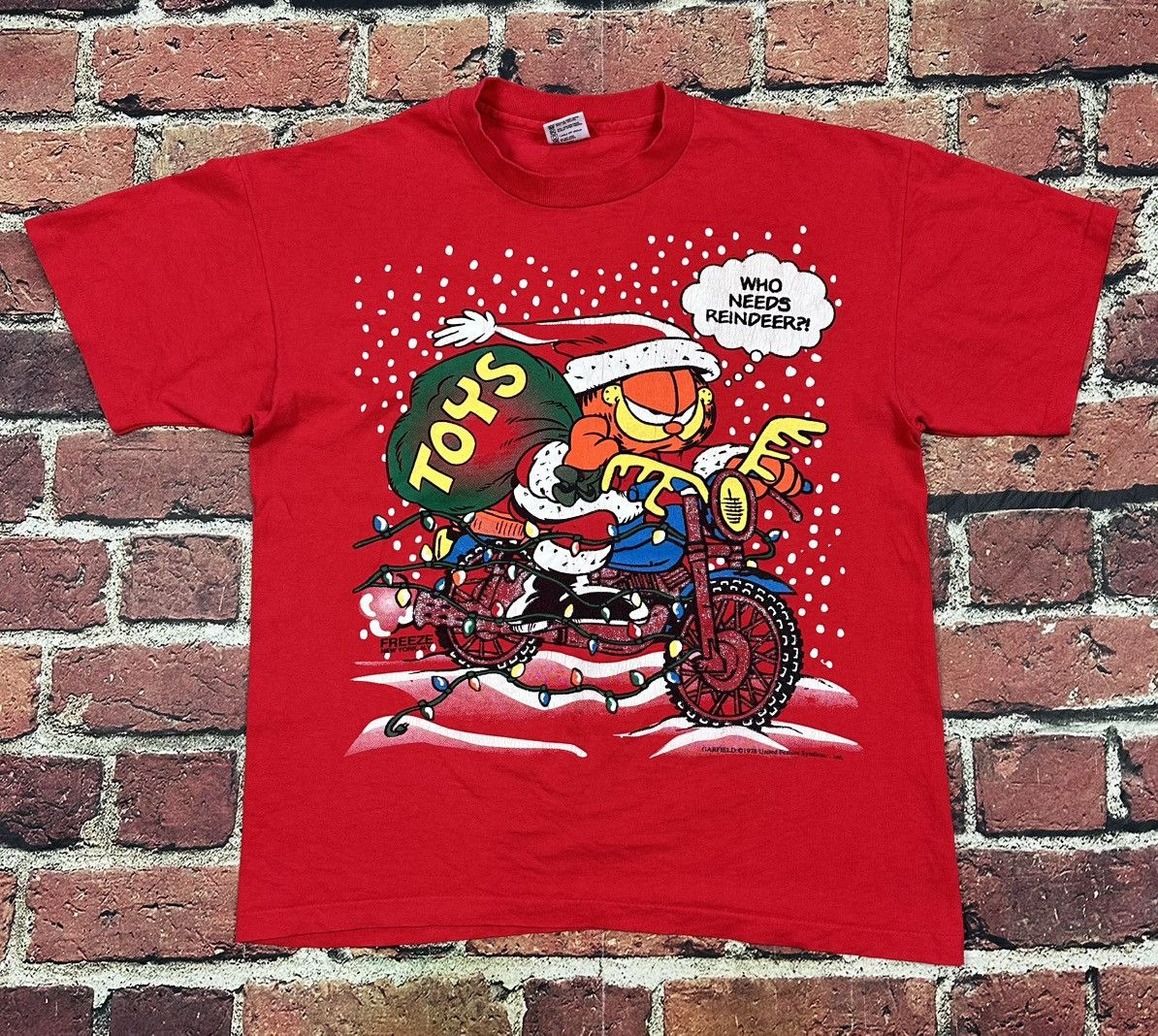 Anvil Vintage Garfield WHO NEEDS REINDEER Christmas Tee Motorcycle Size US L / EU 52-54 / 3 - 1 Thumbnail