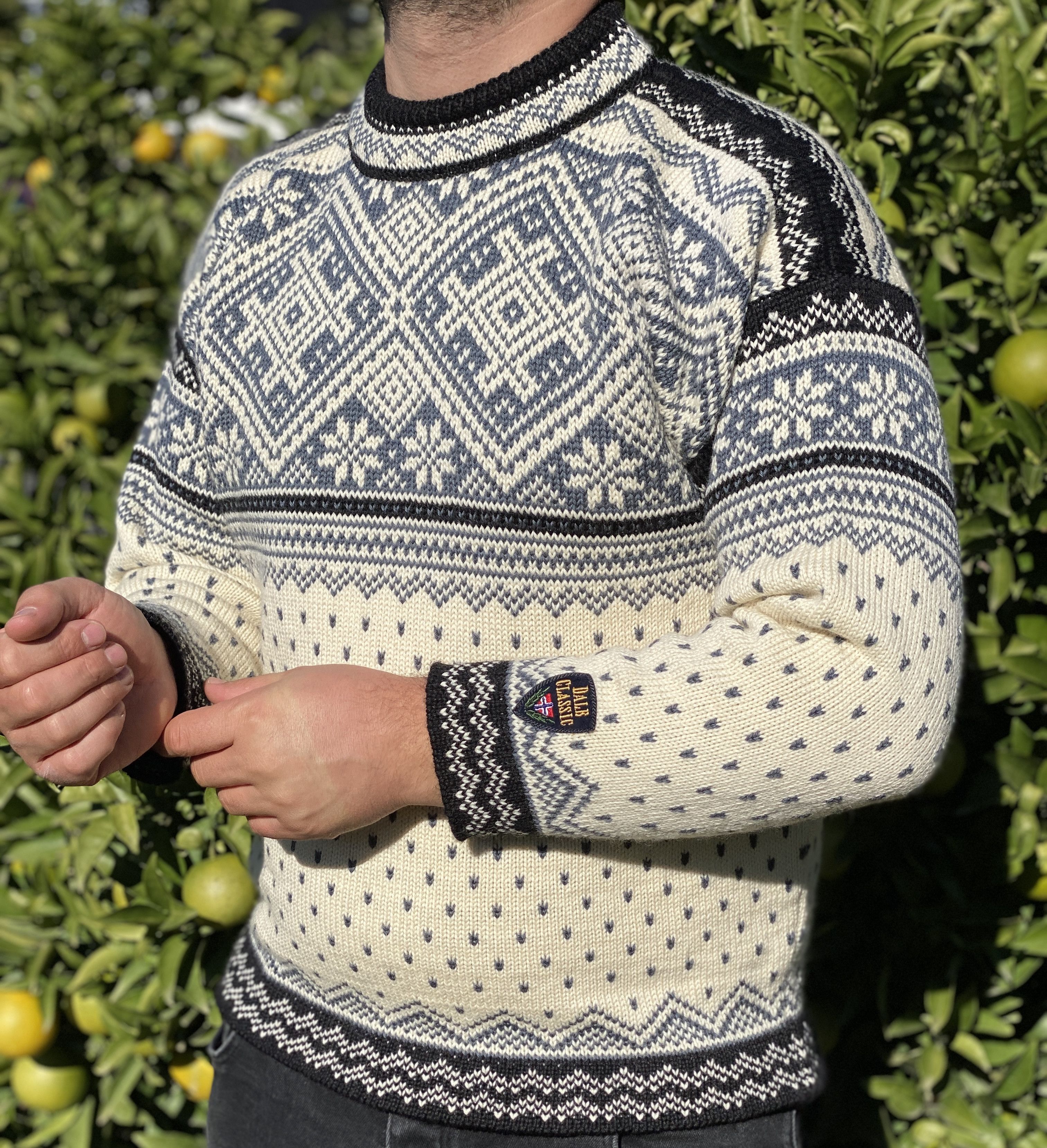 Dale Of Norway Dale Of Norway Winter Classic Cardigan Jacket Size L 52 54 Size US L / EU 52-54 / 3 - 1 Thumbnail
