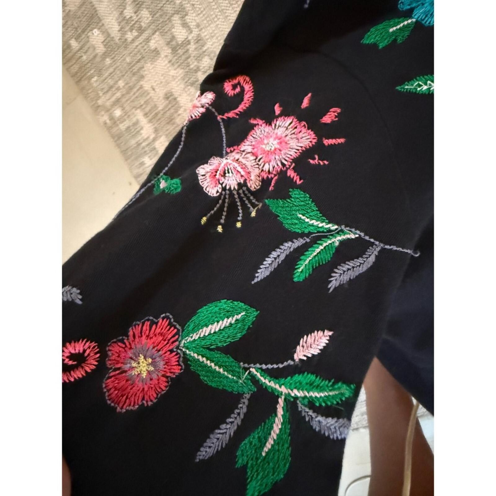 Asos ASOS Black Floral Embroidered T-Shirt Mini Dress 2 Size XS / US 0-2 / IT 36-38 - 8 Thumbnail