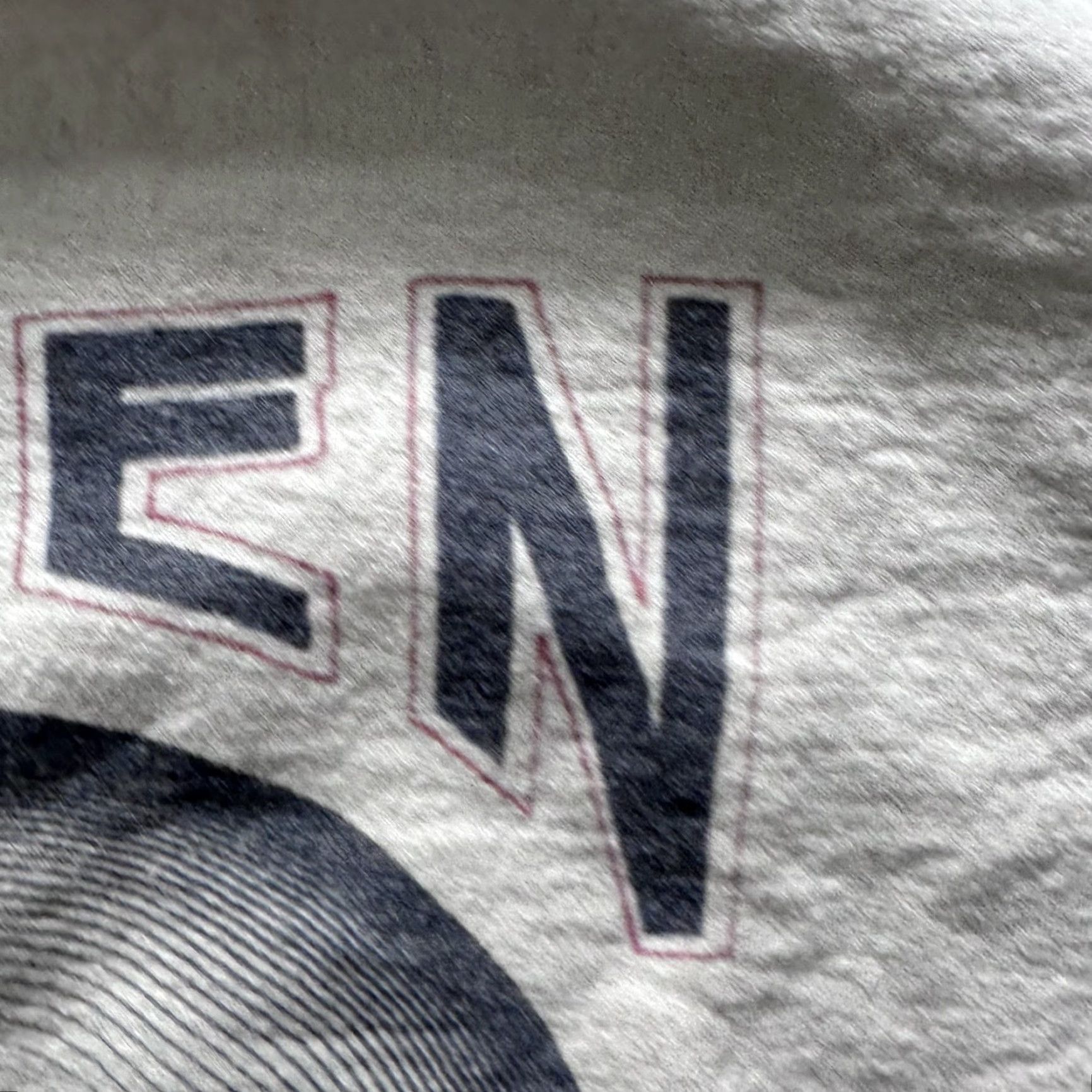 Vintage VINTAGE Queen Sweatshirt Mens XL Beige Tour 18 Band Graphic Crewneck Fleece Pullover Size US XL / EU 56 / 4 - 4 Thumbnail