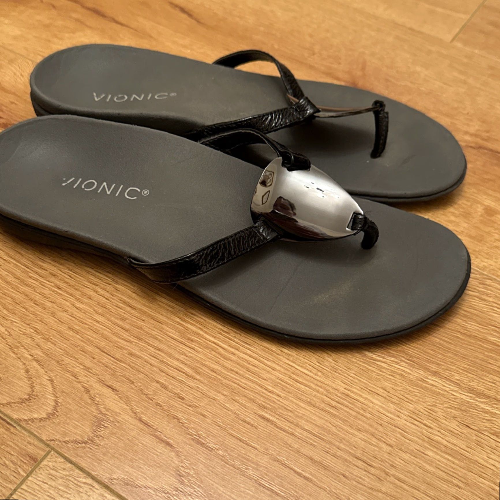 Vionic Vionic Raysa Sandals Thong Metal Toe Post Silver Black Womens 7 Flat Leather Slip On Size US 7 / IT 37 - 4 Thumbnail