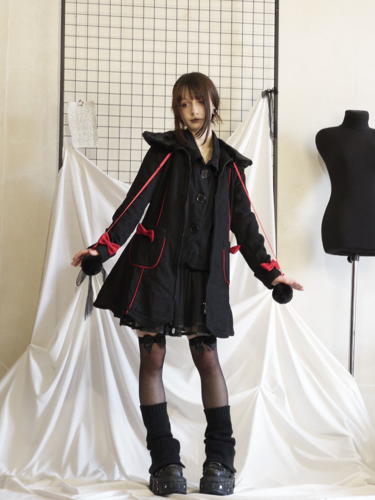 Vintage Banned retro gothic coat with bows Size S / US 4 / IT 40 - 4 Thumbnail