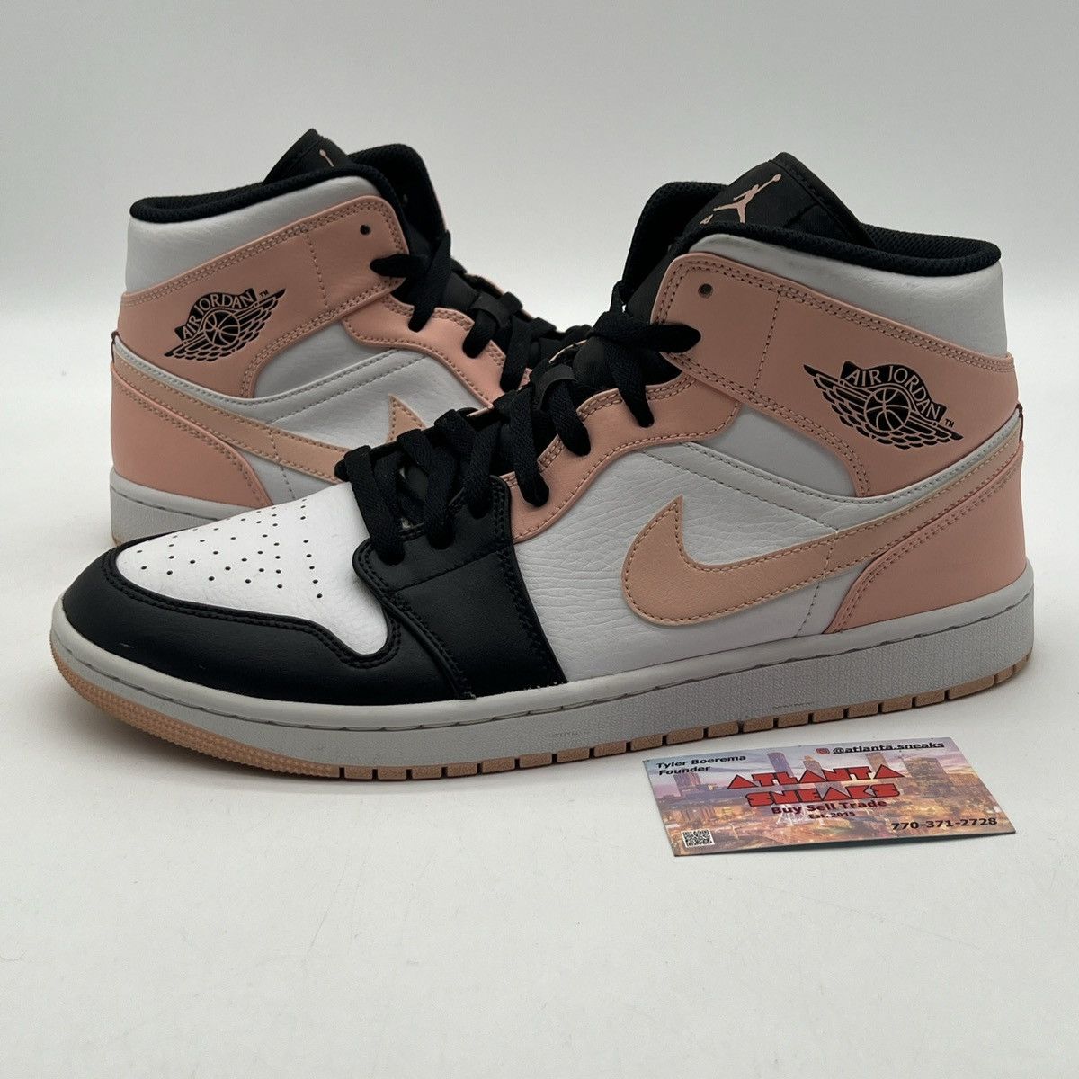 Air Jordan mid crimson tint