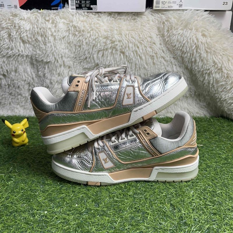 Louis Vuitton Louis Vuitton Iconic Trainer Sneakers in Silver - Size US 8 / EU 41 - 9 Thumbnail