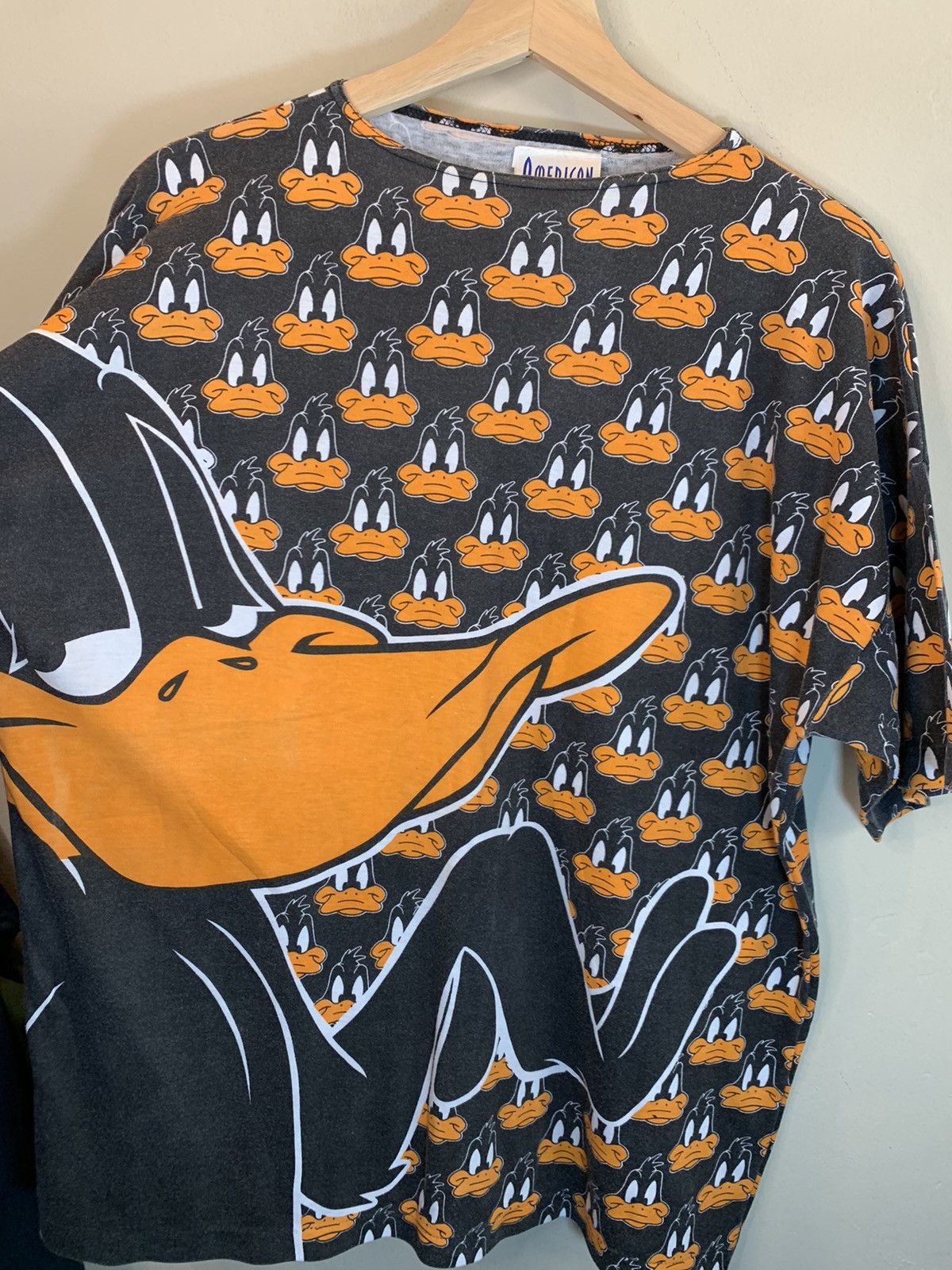 Vintage × Warner Bros RARE* Vintage 1992 Daffy Duck AOP Single Stitch Looney Shirt Size US M / EU 48-50 / 2 - 3 Thumbnail