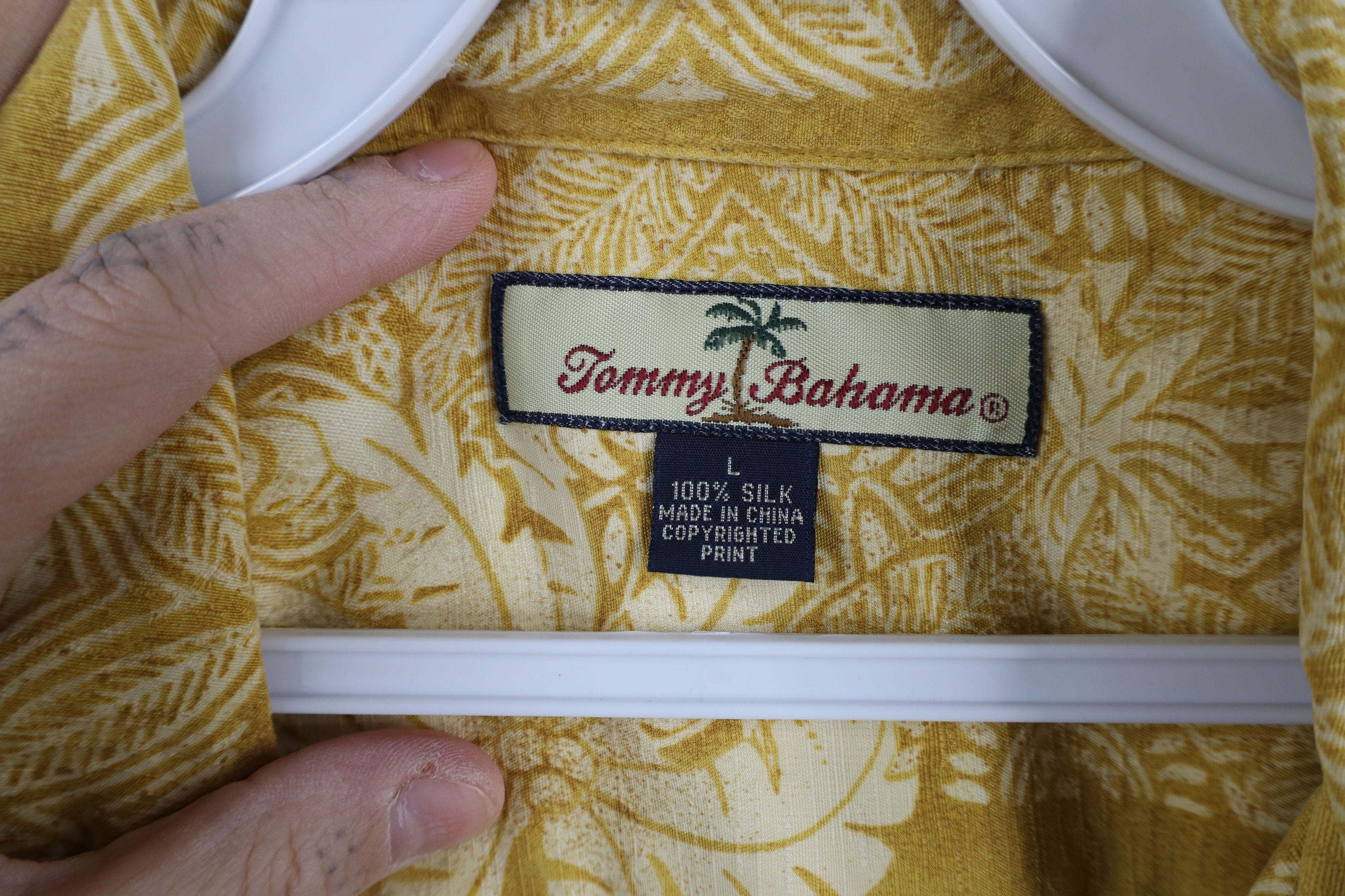 Tommy Bahama × Vintage Vintage 90s Tommy Bahama Looped Collar Hawaiian Button Shirt Size US L / EU 52-54 / 3 - 7 Thumbnail