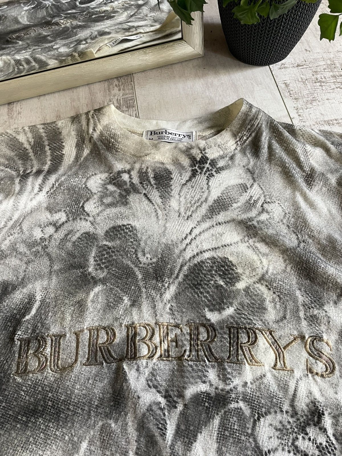 Burberry Burberrys Vintage Custom Floral T-Shirt Big Logo 1 of 1 Size US M / EU 48-50 / 2 - 6 Thumbnail