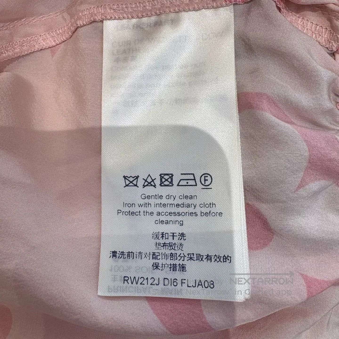 Louis Vuitton Louis Vuitton Pink Monogram Silk Jacket. Size US XS / EU 42 / 0 - 7 Thumbnail