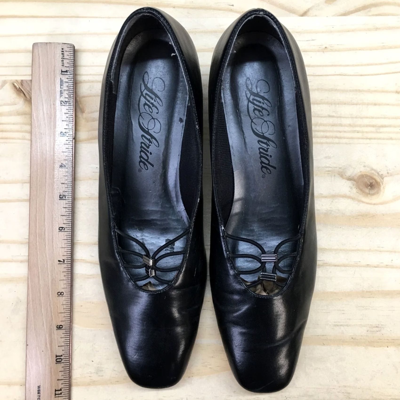 Vintage LifeStride Heels Womens 8.5 Pumps Black Faux Leather Slip On Block Casual Shoe Size US 9 / IT 39 - 6 Thumbnail