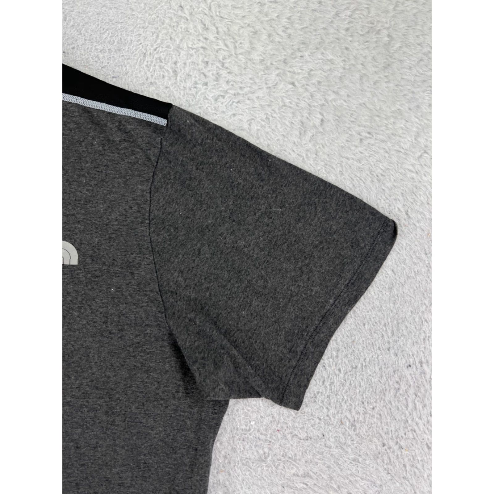 The North Face The North Face Shirt Men L Gray Short Sleeve Crew Neck Flashdry Polyester Size US L / EU 52-54 / 3 - 4 Thumbnail