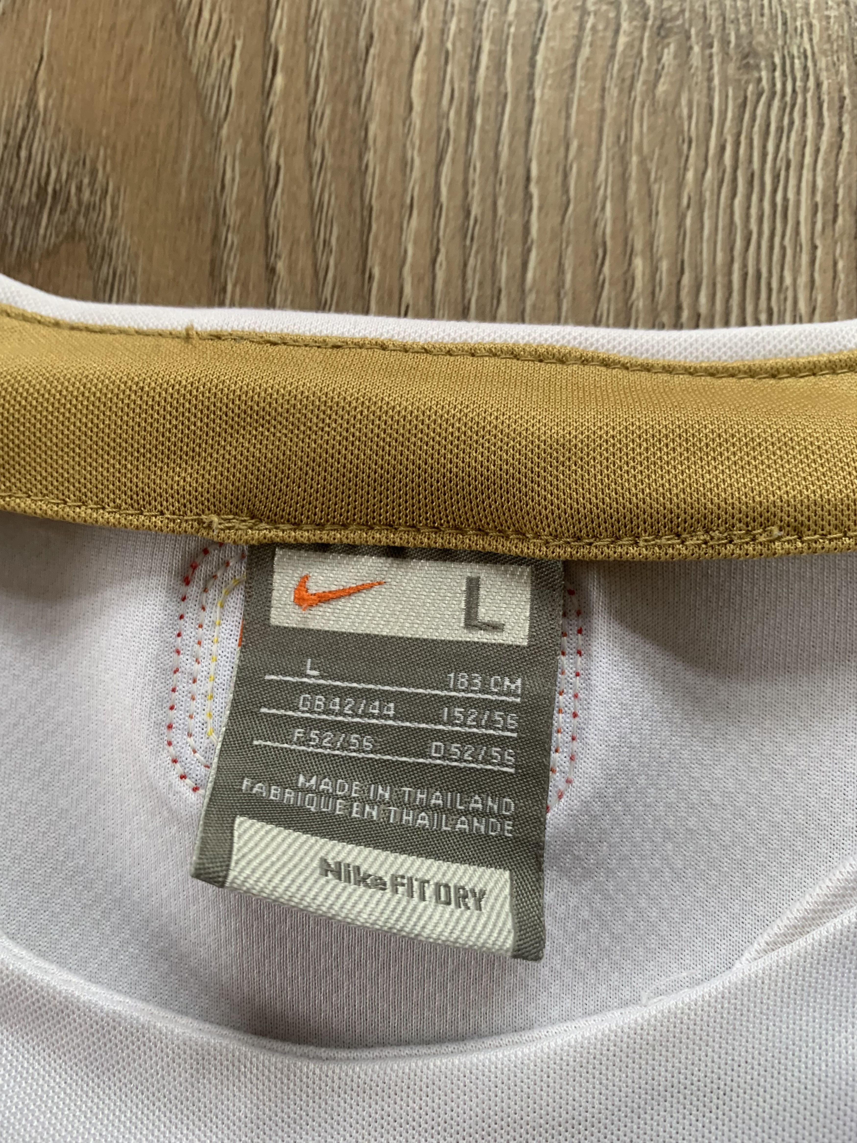 Nike Vintage Nike Ronaldinho R10 White Soccer Jersey Size US L / EU 52-54 / 3 - 7 Thumbnail