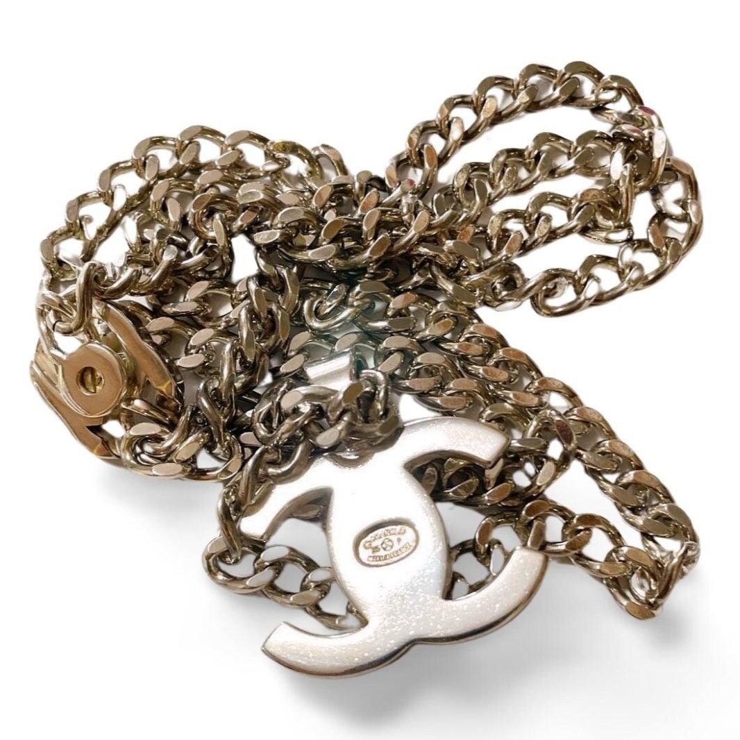 Chanel Vintage Chanel turn lock CC silver chain necklace. Size ONE SIZE - 2 Thumbnail