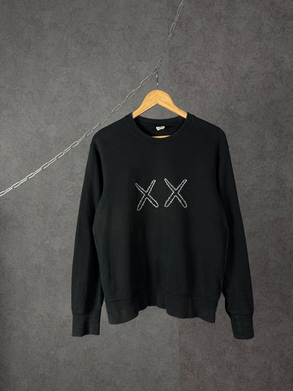 Kaws Kaws x Uniqlo cult designer sweatshirt Size US S / EU 44-46 / 1 - 1 Thumbnail