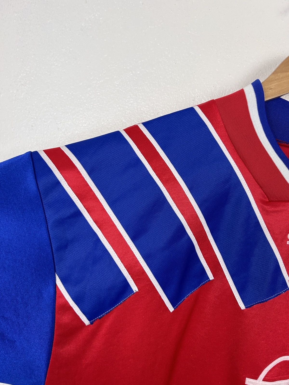Adidas 90s Vintage Adidas Bayern Munchen 1993/94/95 Home Kit Jersey Size US L / EU 52-54 / 3 - 3 Thumbnail