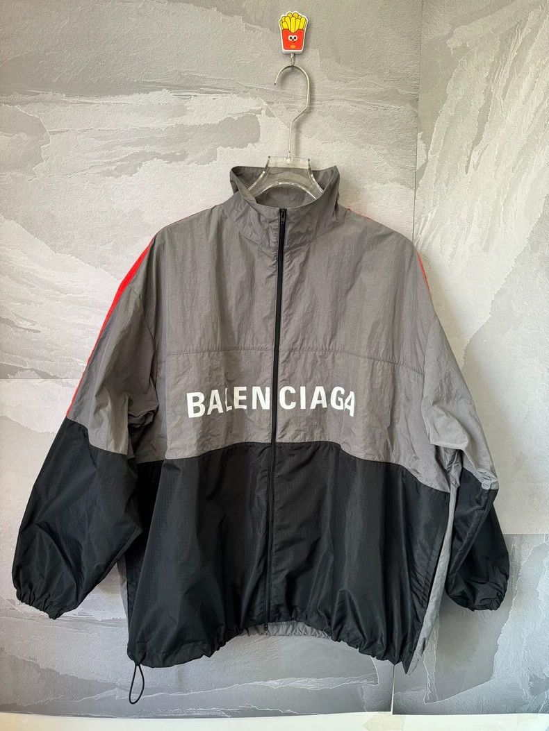 Balenciaga Balenciaga Logo printed zip-up high collar long sleeves Size US S / EU 44-46 / 1 - 2 Thumbnail
