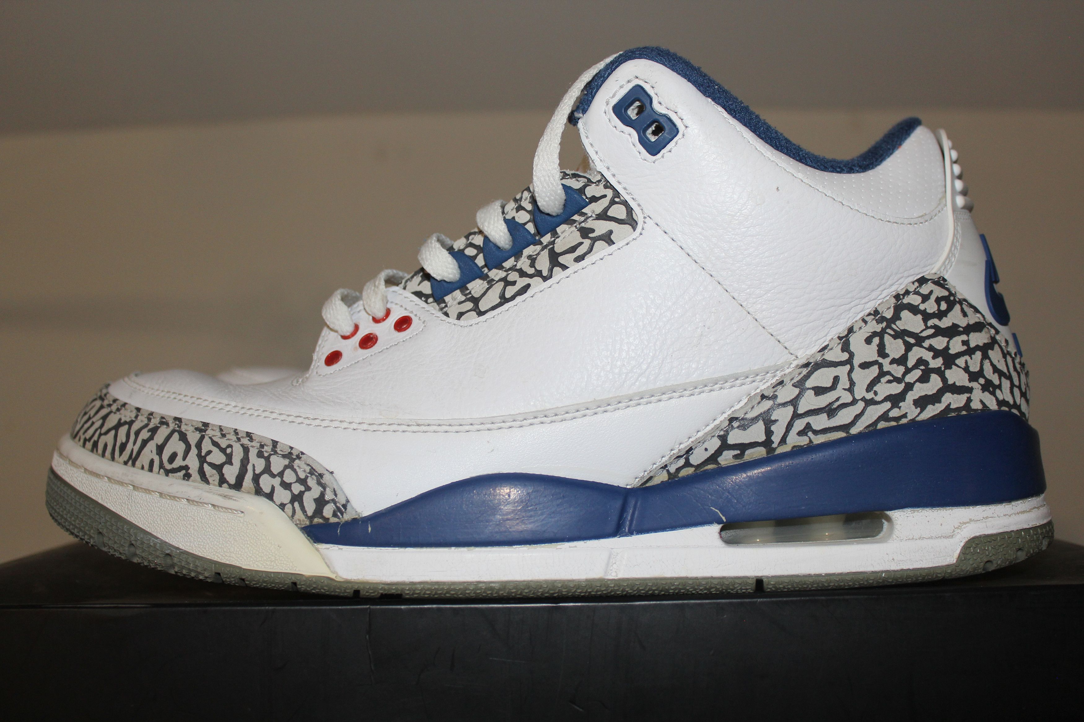 Jordan Brand Air Jordan 3 Retro 2016 True Blue Size 11 Restoration Size US 11 / EU 44 - 2 Thumbnail