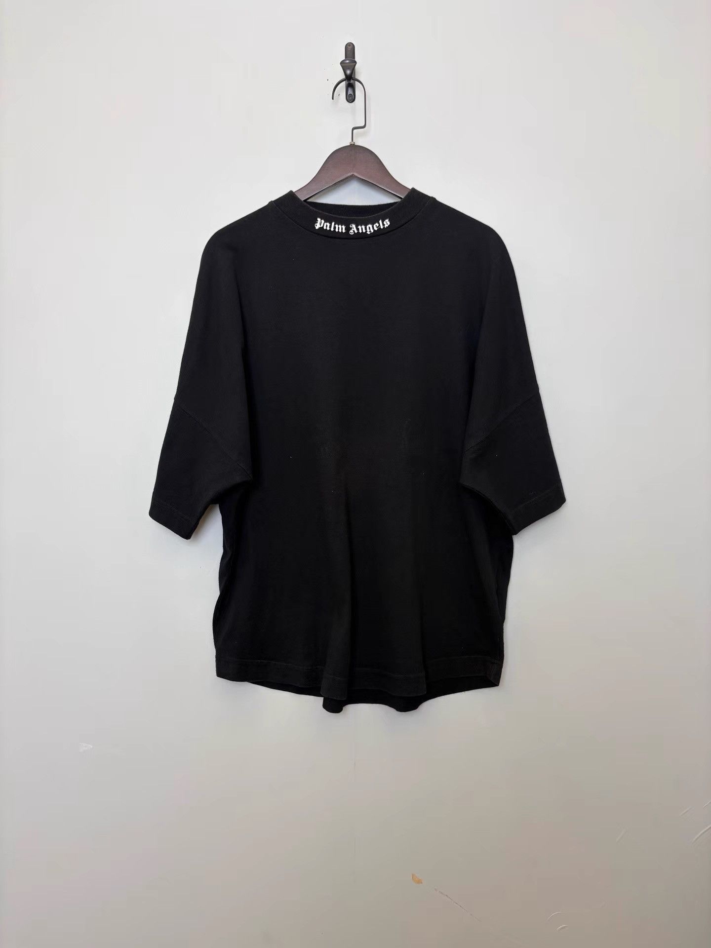 Palm Angels Palm Angels Black Oversized Bat Style Logo T-shirt K36 Size US M / EU 48-50 / 2 - 1 Thumbnail
