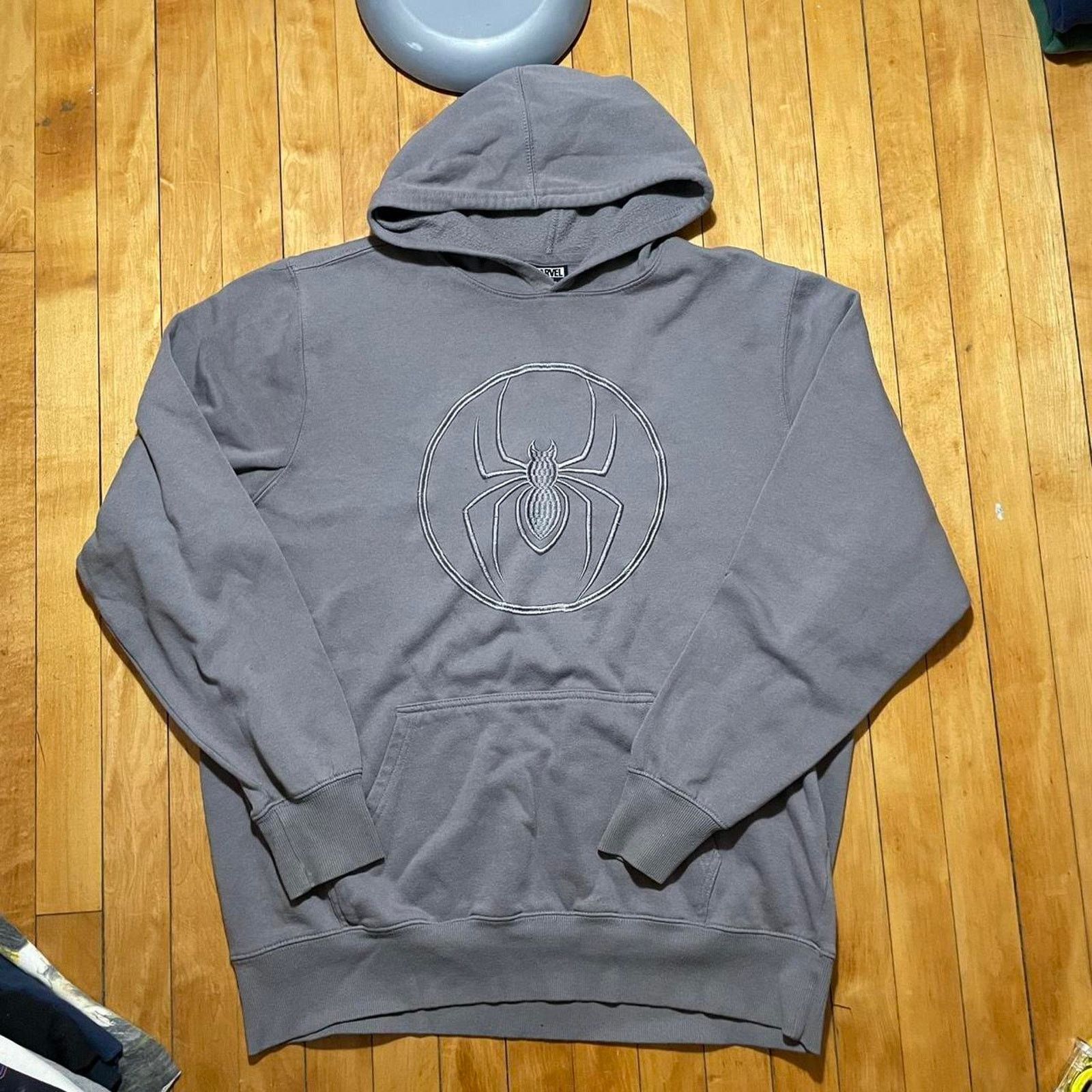 Disney × Marvel Comics × Vintage 2000s marvel grey spider man hoodie size L Size US L / EU 52-54 / 3 - 1 Thumbnail