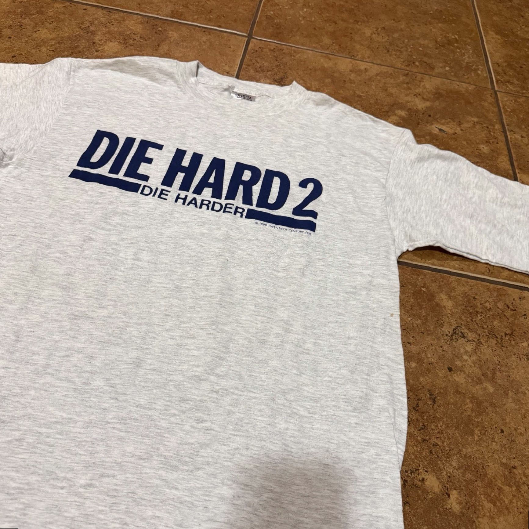 Vintage VINTAGE Die Hard 2 Movie Graphic T-Shirt XL Mens Gray Cotton Oneita Size XL Graphic on Front 1990s Movie Merch T-Shirt Size US XL / EU 56 / 4 - 2 Thumbnail