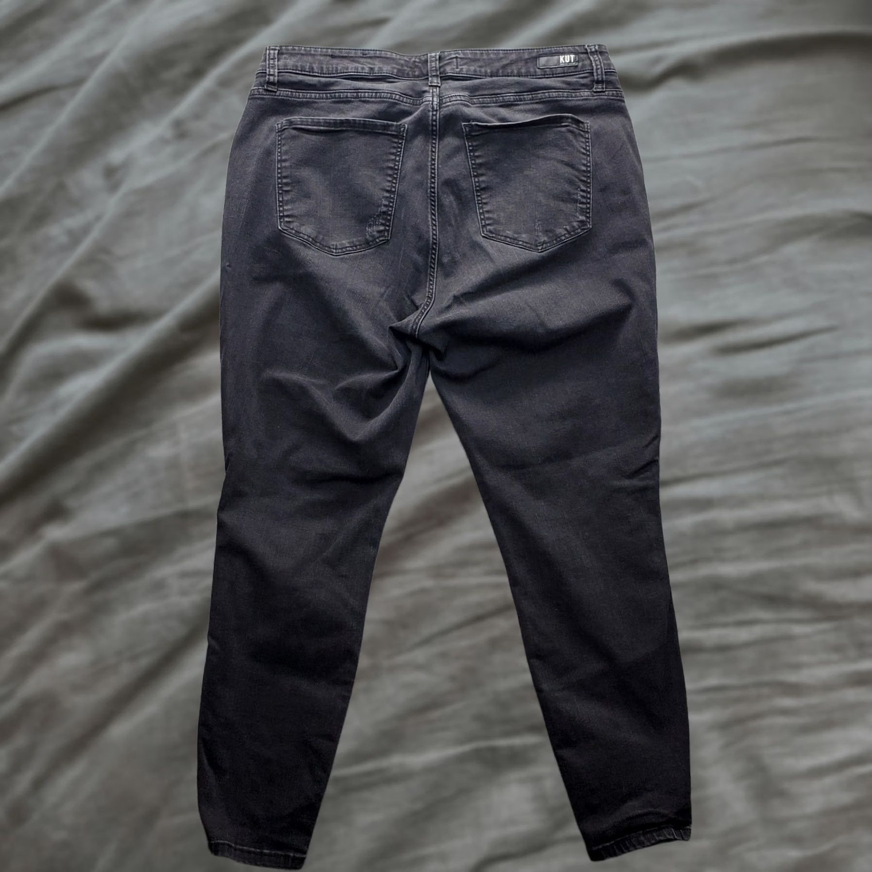 Vintage KUT from the Kloth Jeans Womens Size 14W Black Denim Distressed Curvy Fit Jeans Black Distressed 14W Womens Size 36" / US 14 / IT 50 - 1 Thumbnail