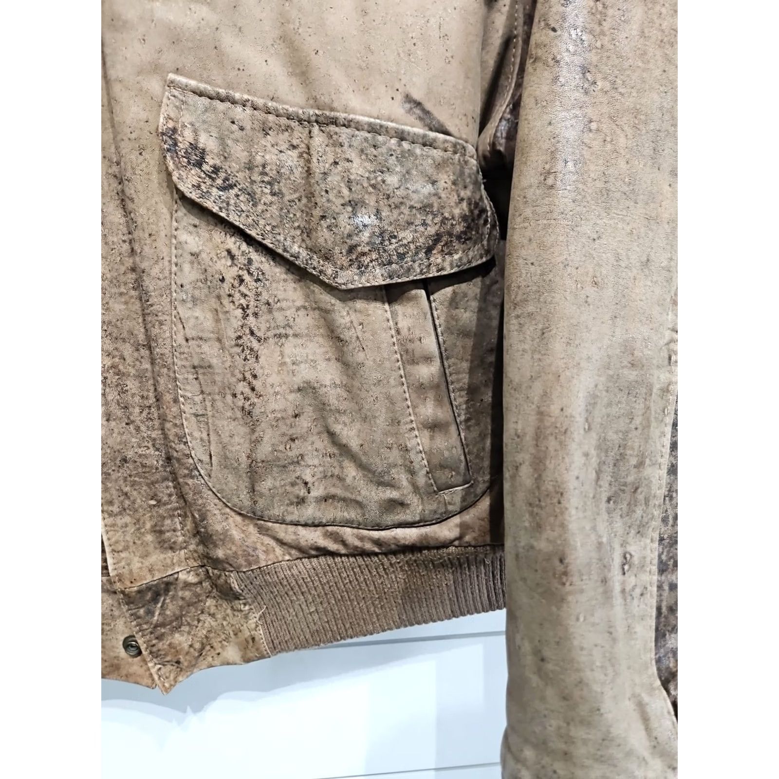 Vintage VINTAGE Burma Run Brown Leather Bomber Jacket Mens L 1990s Aviator Distressed Leather Quilted Liner Winter Fall Spring Motorcycle Style Size US L / EU 52-54 / 3 - 3 Thumbnail