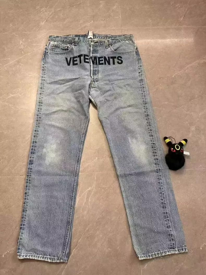 Vetements Levi’s X Levi's High Waist Reworked Jeans by Vetements - La Garçonne