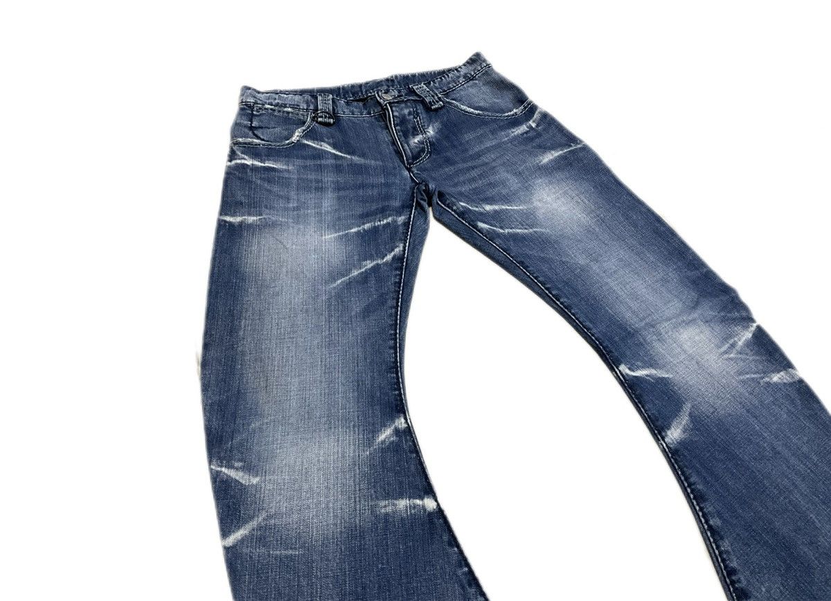 BUFFALO BOBS 🔥Sick Y2K Buffalo Bobs Flared Denim Curved Distressed Faded Size US 30 / EU 46 - 2 Thumbnail
