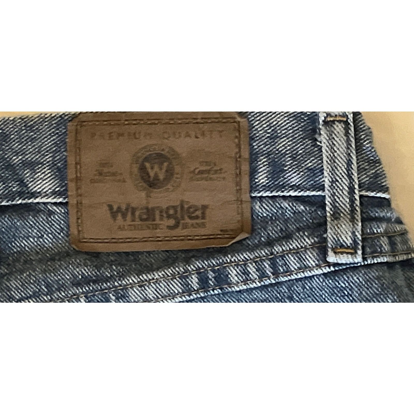 Wrangler Wrangler Men's Relaxed Fit Denim Short - Size: 42 - Blue NEW Size US 42 / EU 58 - 13 Thumbnail