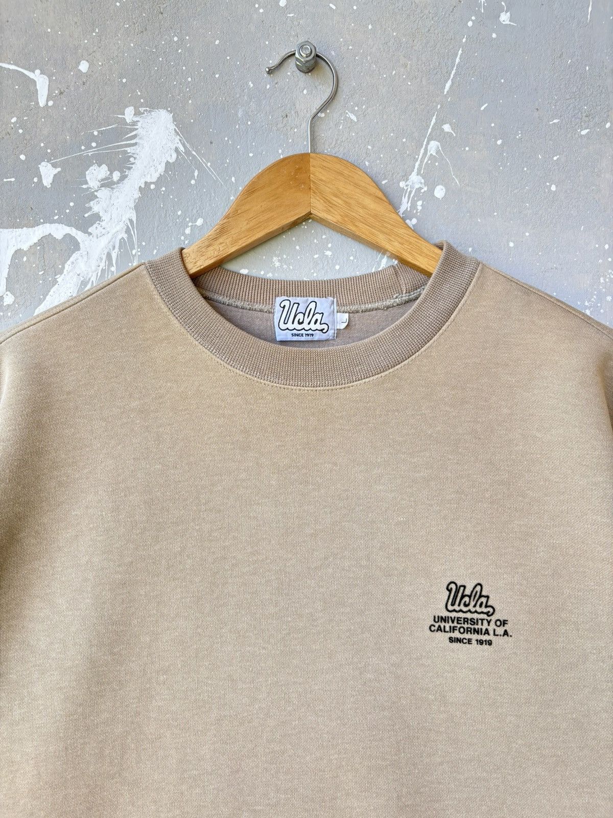 Vintage Vintage Faded Wash 90s Ucla Crewneck Sweatshirt Size US M / EU 48-50 / 2 - 2 Thumbnail
