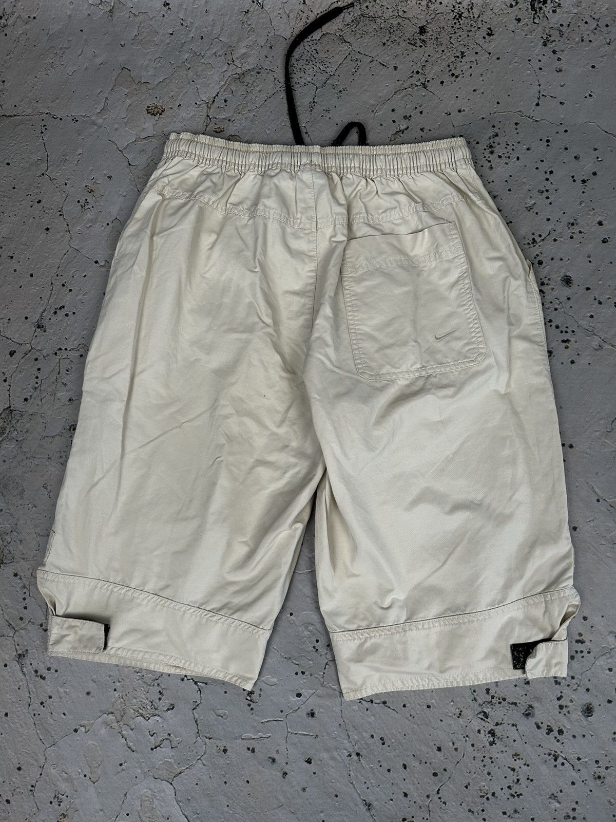 Nike Vintage Nike Y2K 00s Nylon Shorts Rap Streetwear Hype Size US 32 / EU 48 - 4 Thumbnail