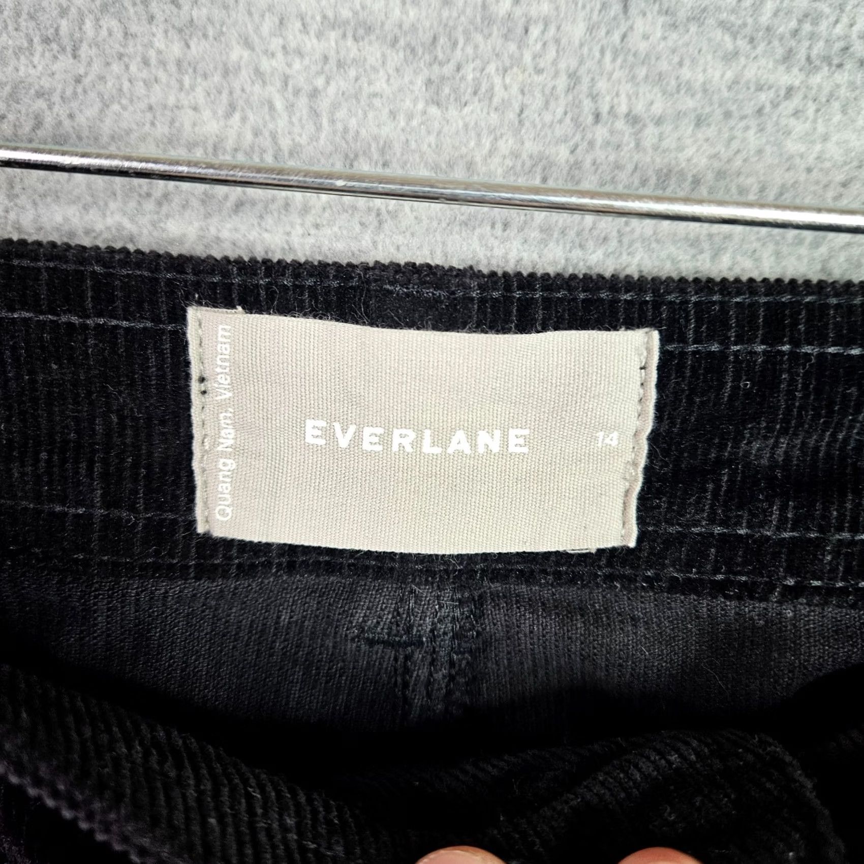 Everlane EVERLANE Black Wide Leg Corduroy High Rise Pant 14 Women's Pants Size 36" / US 14 / IT 50 - 4 Thumbnail