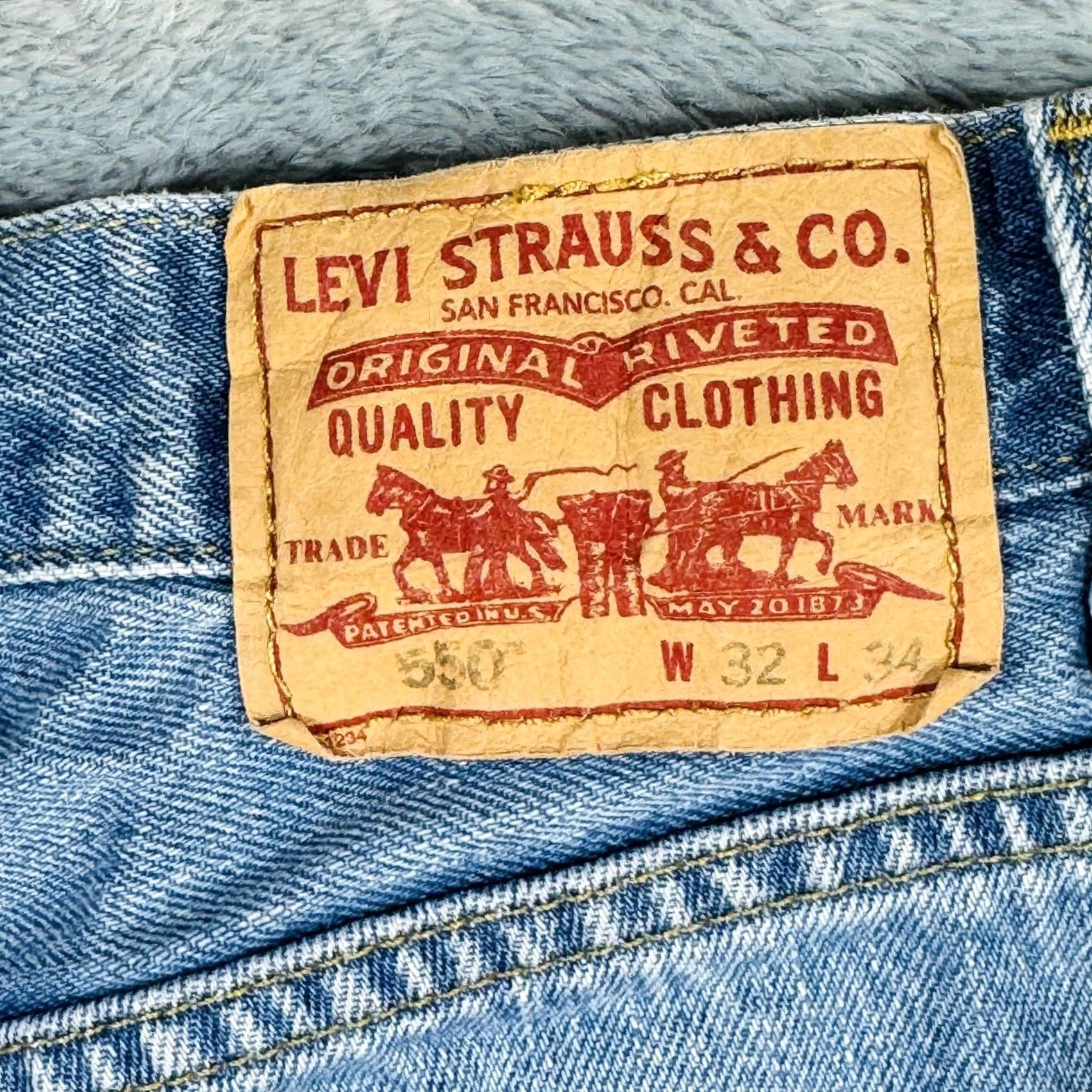 Levi's VINTAGE Levi's 550 Jeans Mens 32x33 Blue Light Wash Relaxed Tapered Denim - Levi's 550 Jeans - 90s, Logo, USA Size US 32 / EU 48 - 7 Thumbnail