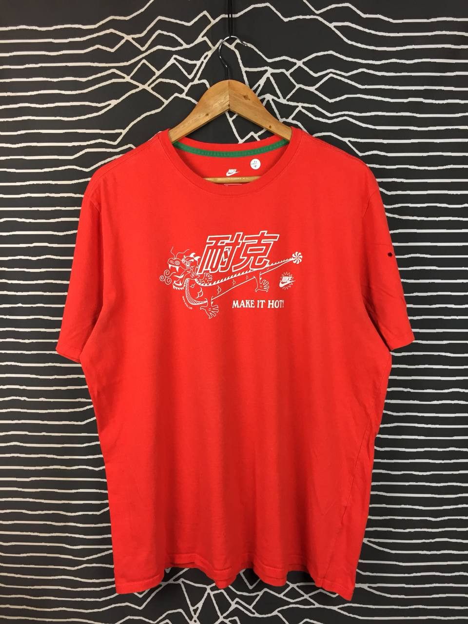 Nike Nike Sportswear Make It Hot Dragon Swoosh Logo Tee Size US XL / EU 56 / 4 - 1 Thumbnail