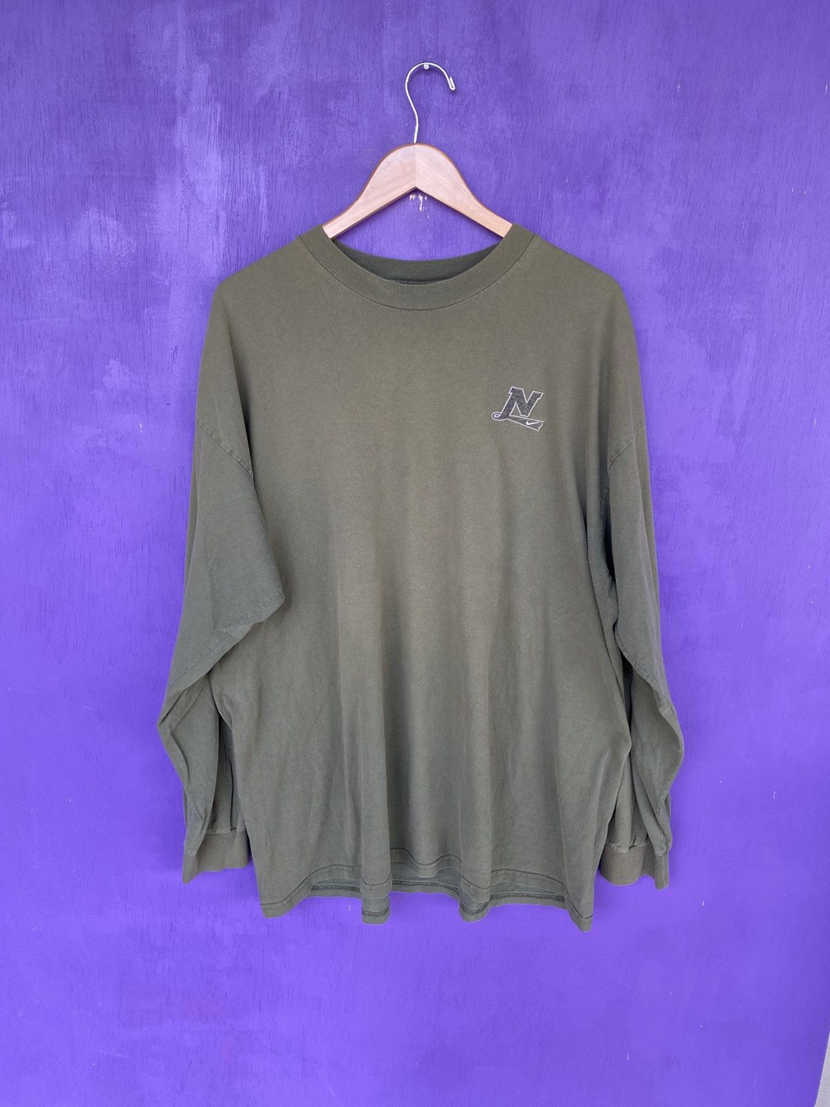 Vintage 90s Nike embroidered logo faded long-sleeve