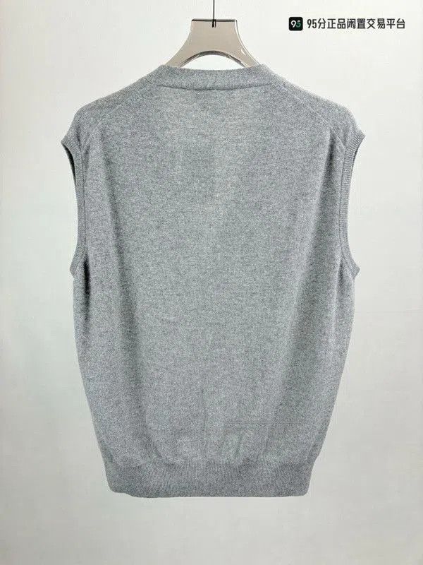 Loro Piana Loro Piana Men's Deep V. Size US XL / EU 56 / 4 - 5 Thumbnail
