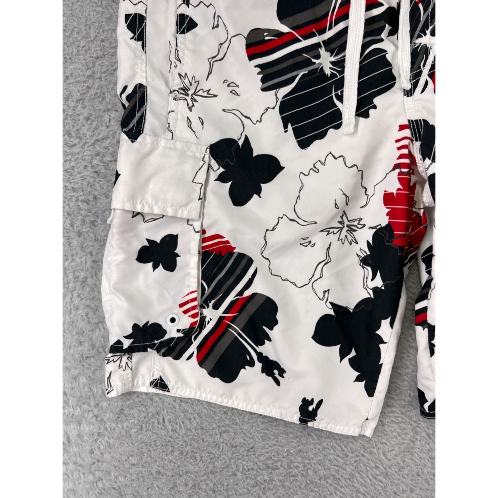 Hang Ten Hang Ten Mens Board Shorts Swim Trunks White Black Red Floral Short S Men’s Black White Red Floral Board Shorts Hang Ten Mens Size US 29 - 7 Thumbnail