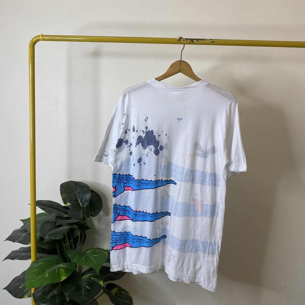 Vintage Vintage 90s Crocodile Art T Shirt Size US L / EU 52-54 / 3 - 4 Thumbnail