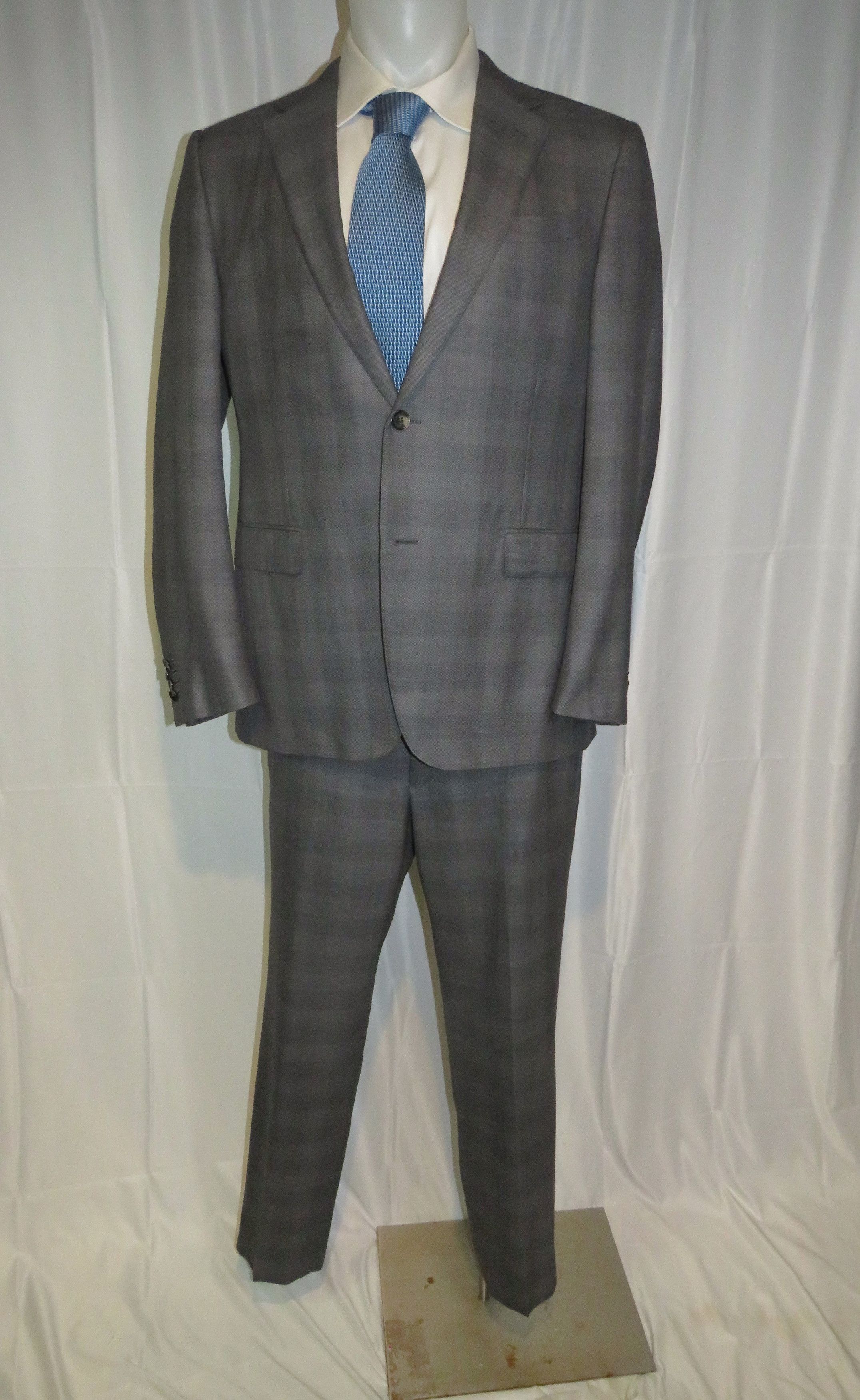 Ermenegildo Zegna Trofeo 600 Very Recent Gray Plaid Two Button Suit 44R Size 44R - 1 Thumbnail