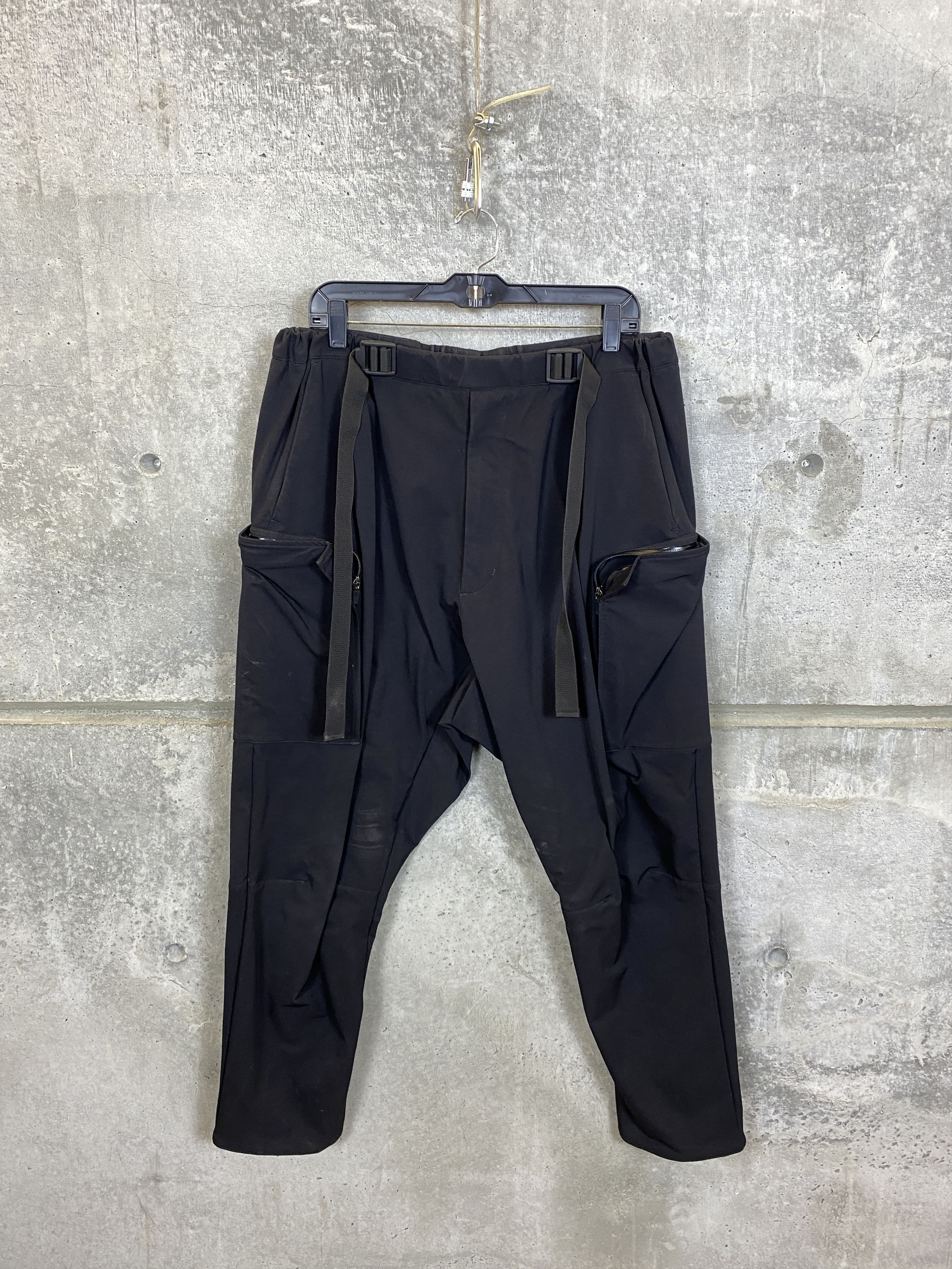 Acronym $1044 Acronym P31A-DS Black Size US 32 / EU 48 - 2 Thumbnail