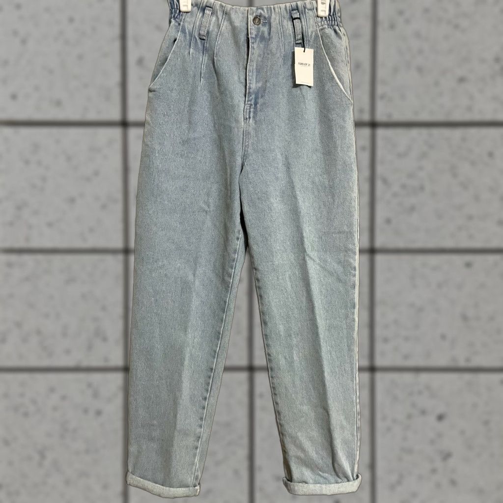 Forever 21 **Light Wash High Waist Forever 21 Denim Skinny Women's Size 27** User: Light Wash High Waist Forever 21 Denim Skinny Women's Size 27 Size 27" / US 4 / IT 40 - 1 Thumbnail