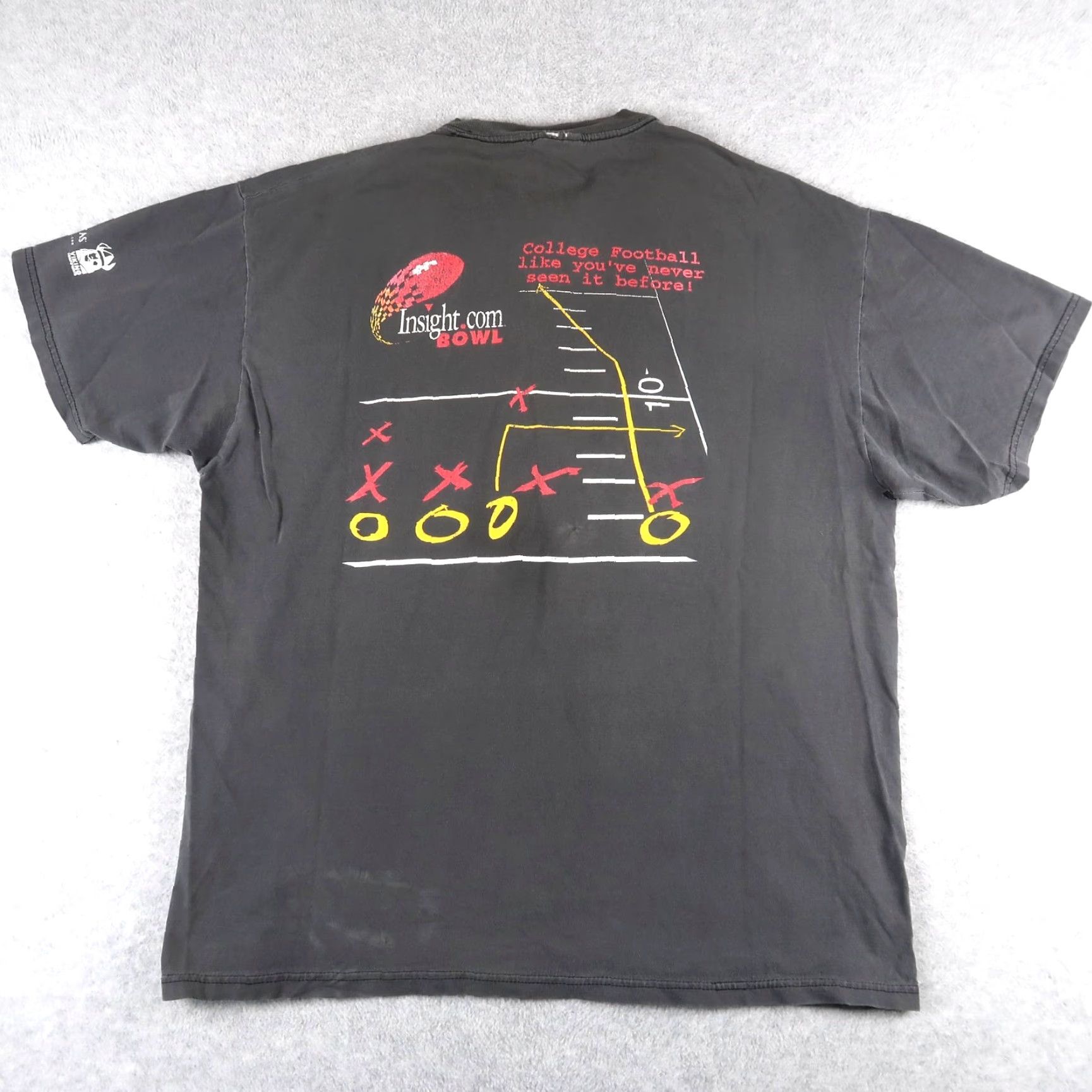 Hanes VINTAGE Hanes T-Shirt XL Black Football Y2K College Graphic Print Crew Neck Short Sleeve Mens XL (Adult) Size US XL / EU 56 / 4 - 2 Thumbnail