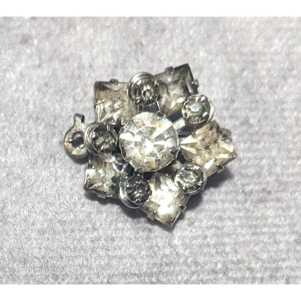 Other Vintage Rhinestone Snowflake Silver tone Mini Brooch Size ONE SIZE - 4 Thumbnail