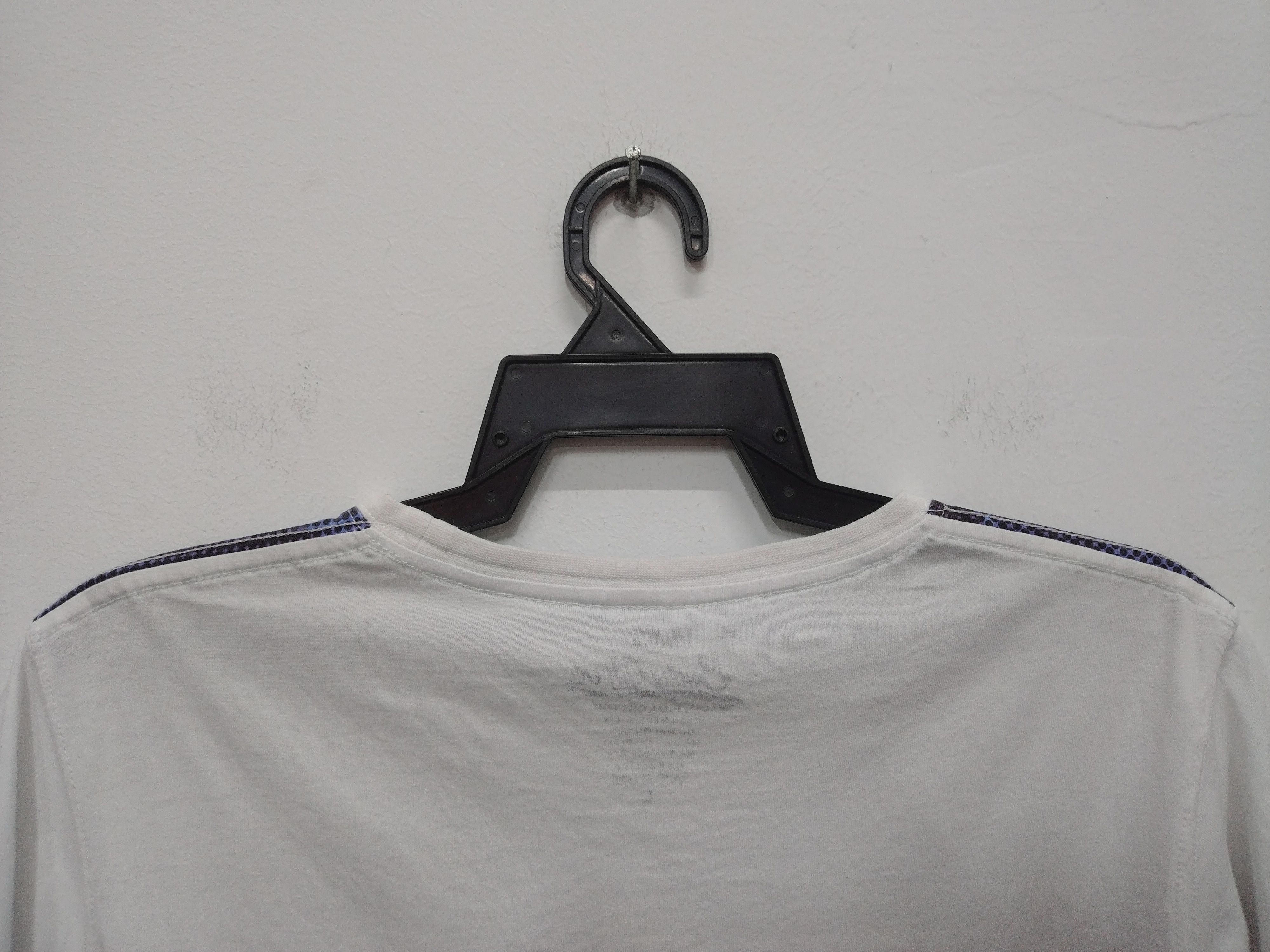 Body Glove Rare design over print body glove usa t shirt L slim fit Size US L / EU 52-54 / 3 - 9 Thumbnail