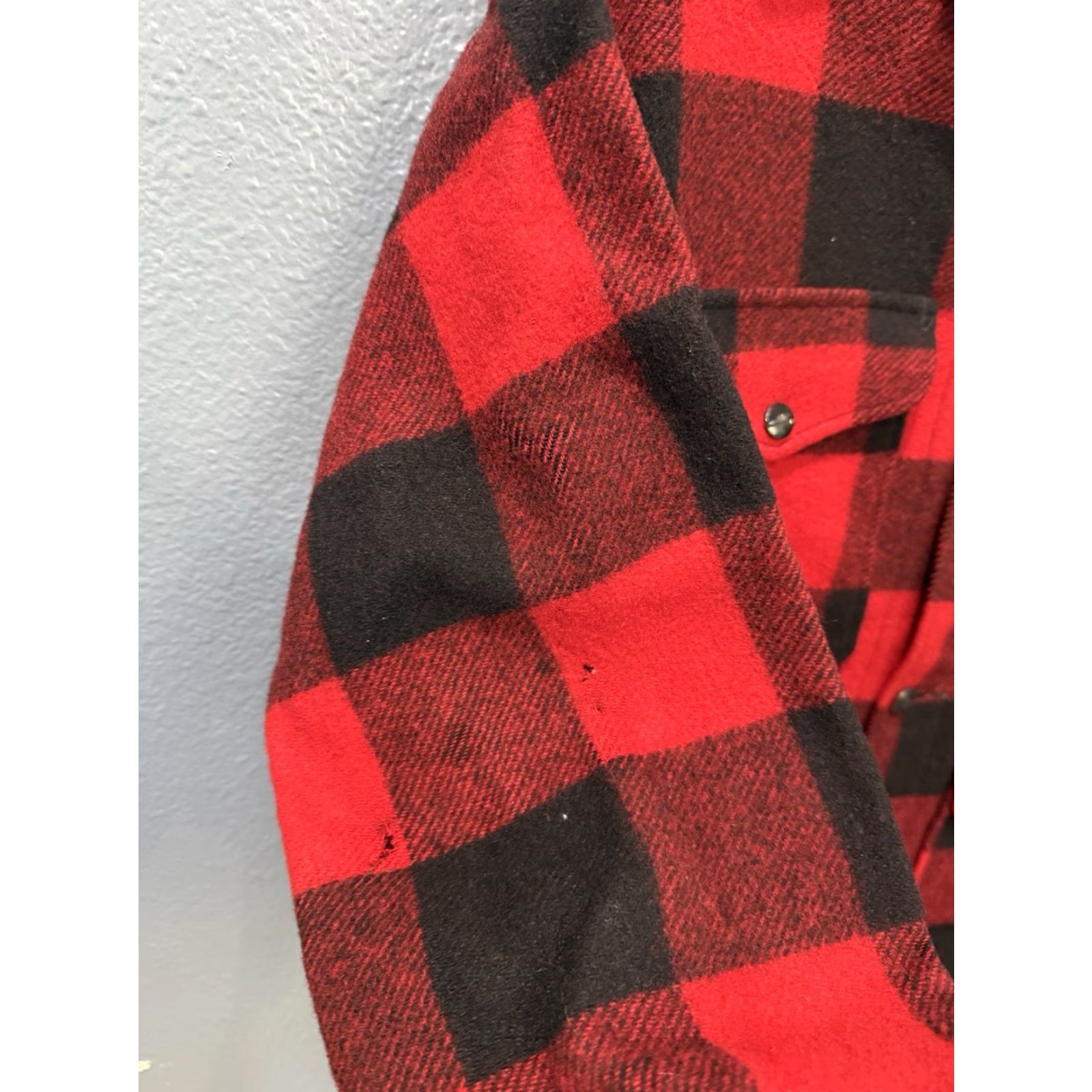 Pendleton VINTAGE Pendleton Wool Plaid Mackinaw Cruiser Hunting Jacket Medium Mens Red 70s Flawed Size US M / EU 48-50 / 2 - 5 Thumbnail
