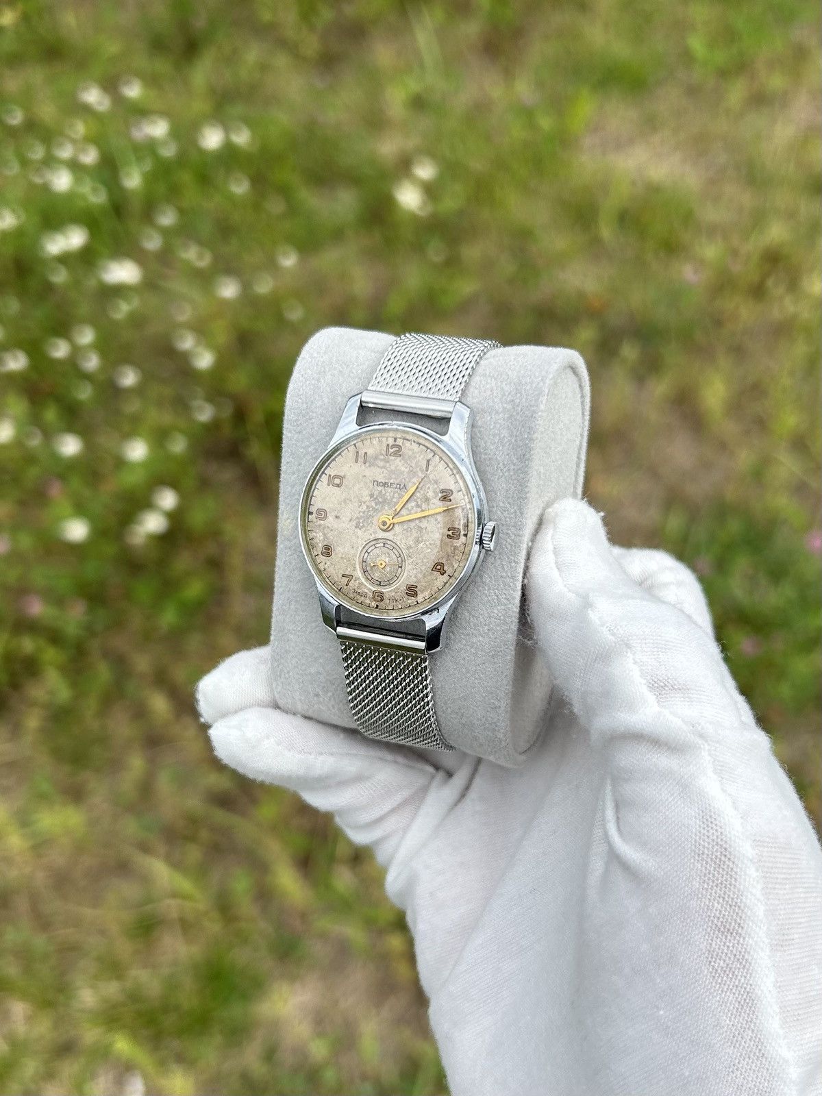 Vintage Vintage Watch Pobeda Made in USSR Soviet Wristwatch 1950s Size ONE SIZE - 13 Thumbnail
