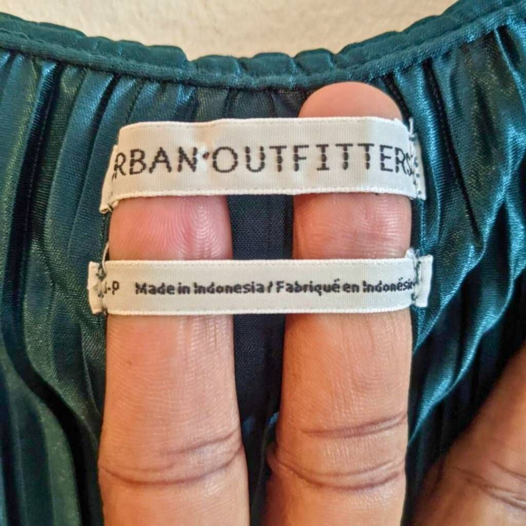 Urban Outfitters Urban Outfitters Cartia Plisse Top S Emerald Green Pleated B Size S / US 4 / IT 40 - 4 Thumbnail